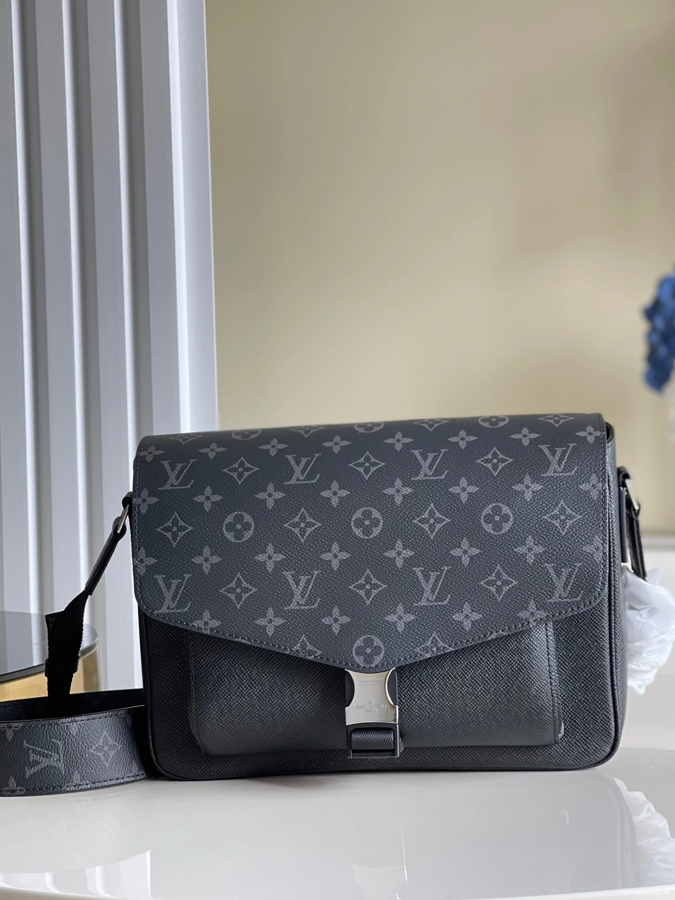 Aaa replica bags VUITTON NEW MESSENGER LOUIS 0711